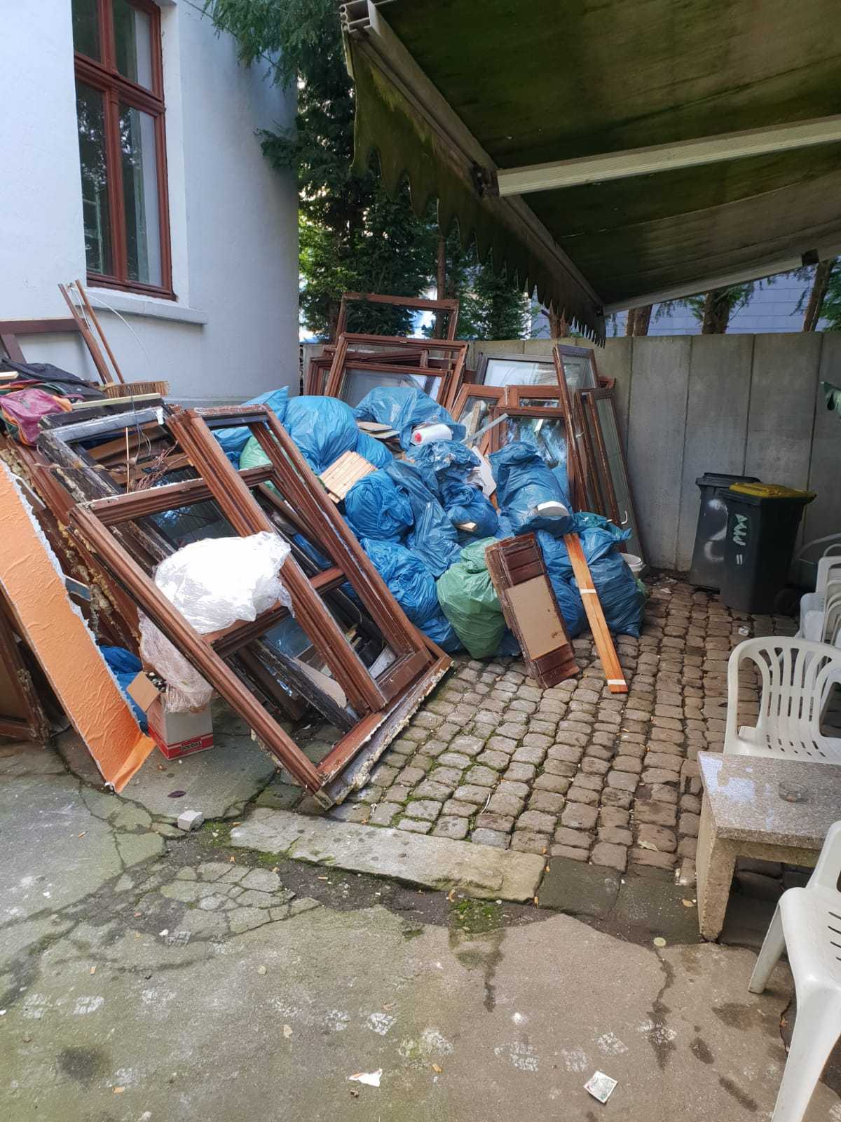 UMTL Service Transport Wohnzimmer Küche Abbau Aufbau Seniorenumzüge Umzug Unternehmen Umziehen Entrümpelung Haushaltsauflösung Büro Firma Geschäfte Privat Geschäftlich Schwelm Gevelsberg Ennepetal Radevormwald Witten Velbert Hilden Mettmann Hattingen Wuppertal Solingen Remscheid